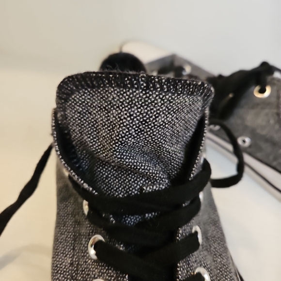 Converse Women's Size 9 Shoes Double Tongue 562457F Low Top Sneaker Black/White - Picture 3 of 7